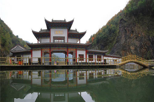 郧西龙潭河旅游区